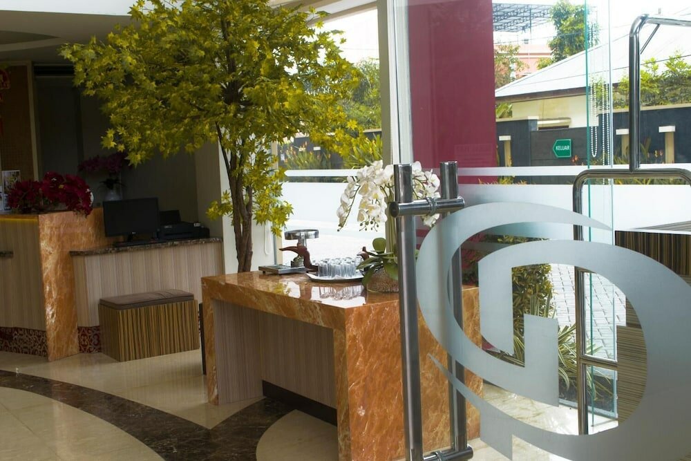 Фото Grand Parama Hotel