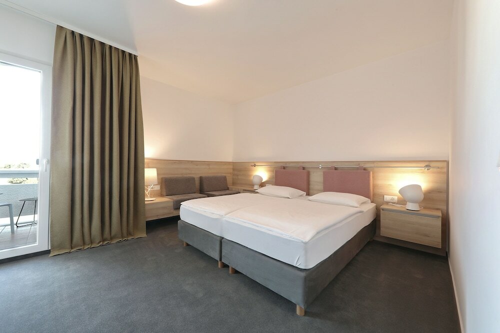 Фото Hotel Mediteran