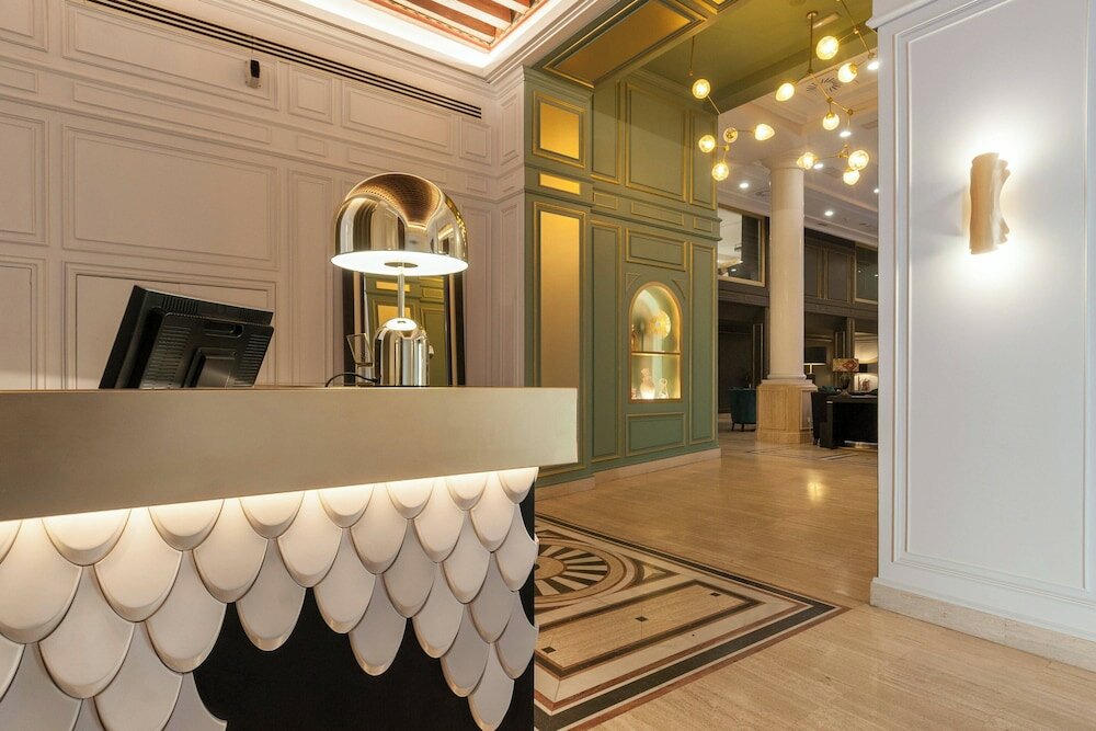 Фото Eugenia de Montijo, Autograph Collection