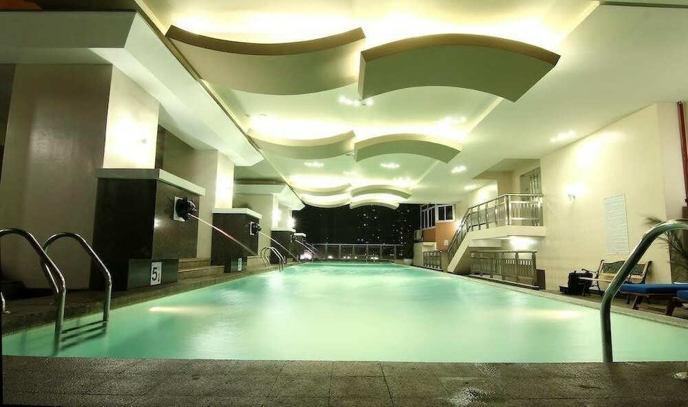 Фото Sea Pearl Manila Suites