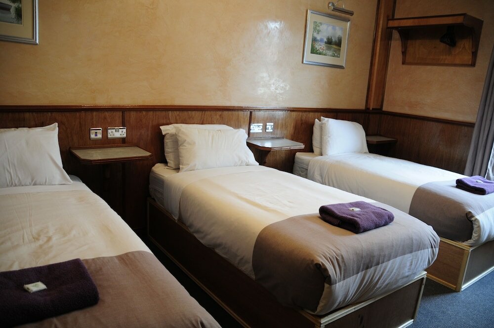 Фото Cricklewood Lodge Hotel