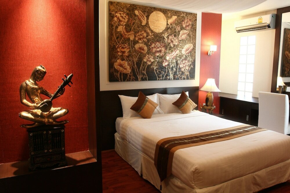 Фото Mirth Sathorn Hotel