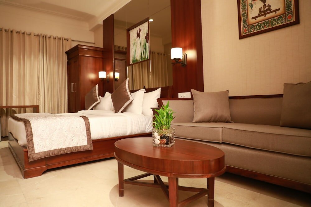 Фото Hotel Golden Tower