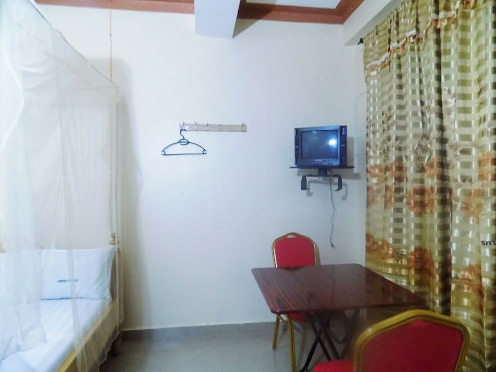 Фото Hotel B Plus