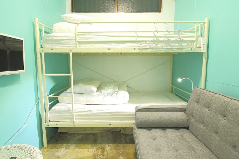 Фото Seawall Hostel