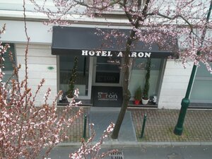 отель Hotel Aaron