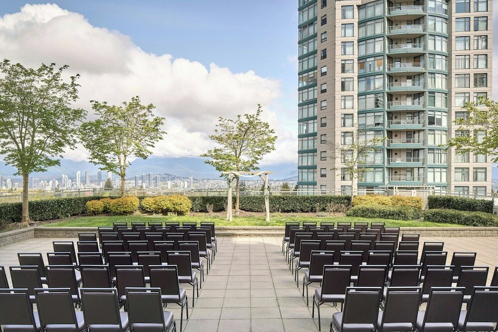 Фото Element Vancouver Metrotown