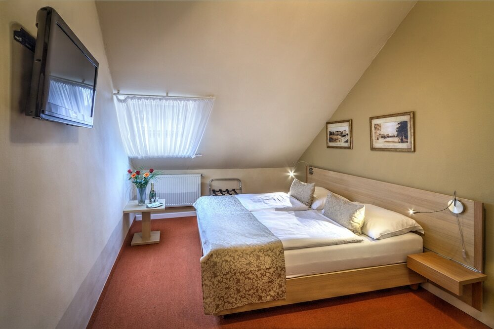 Фото Hotel Taurus