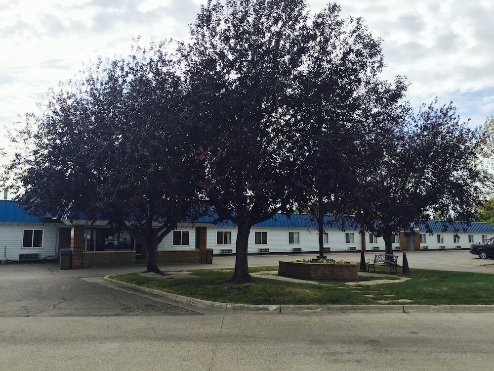 Фото Americas Best Value Inn Grand Forks