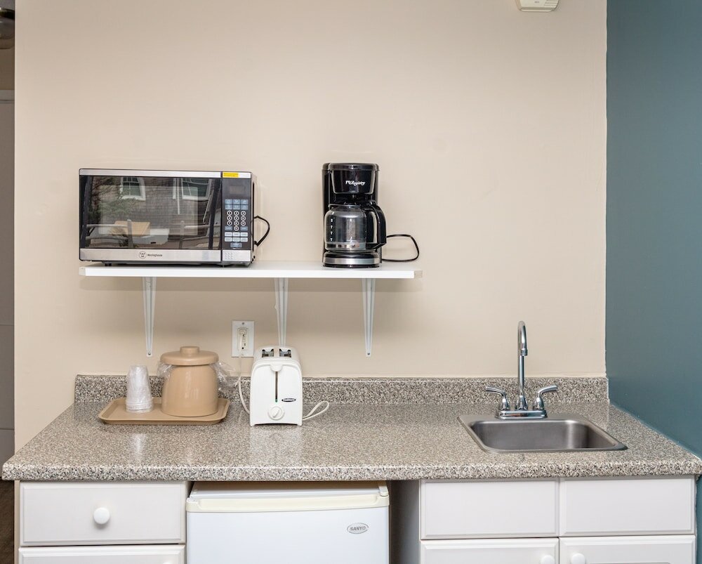 Фото Charlroy Motel