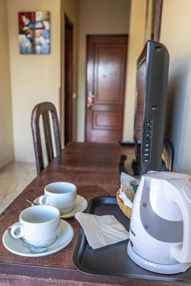 Фото Hotel Aeropuerto Sur