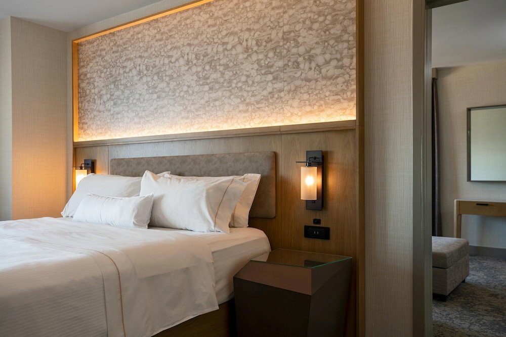 Фото The Westin Chicago Lombard