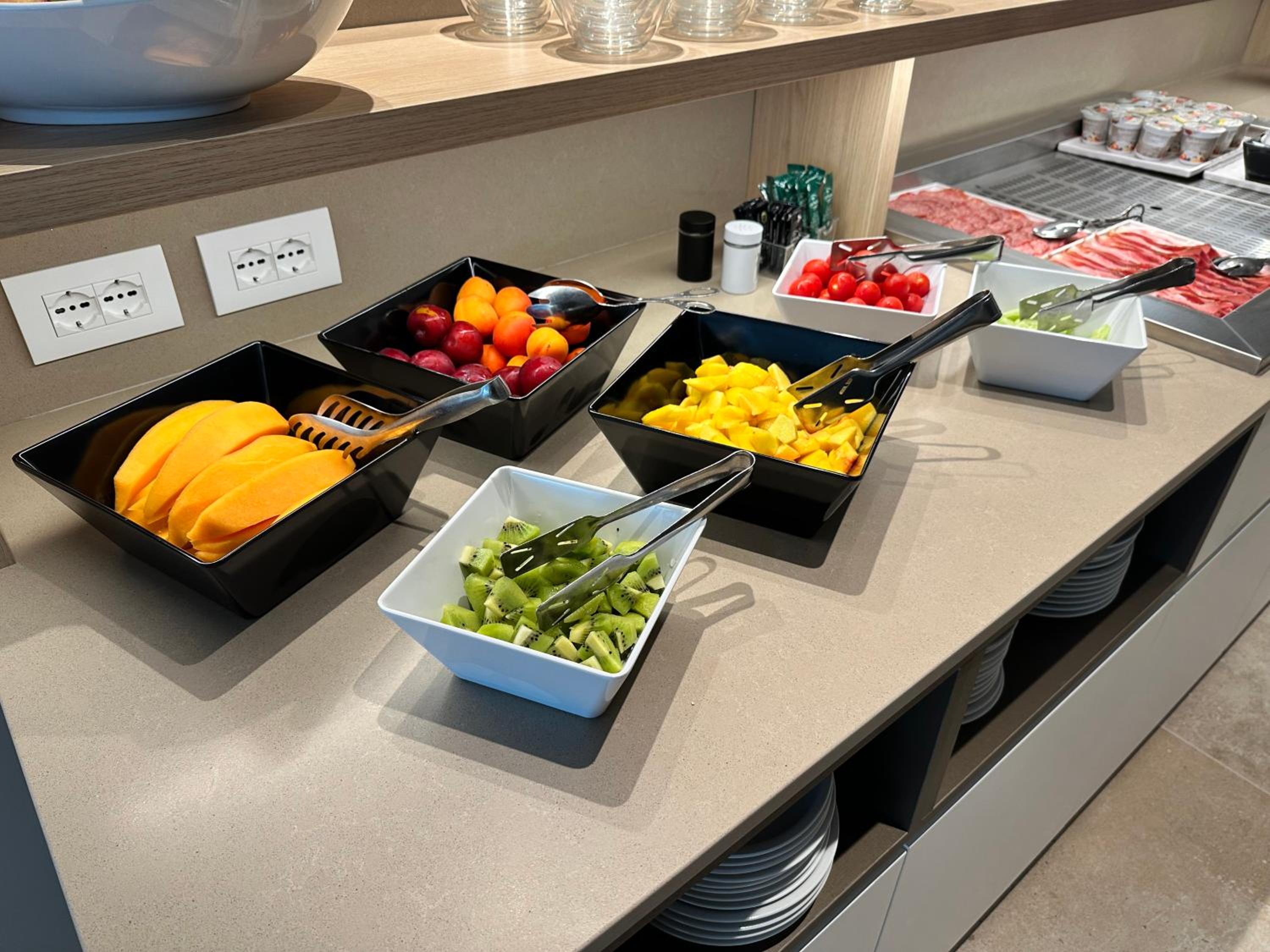 Фото Petit Hotel