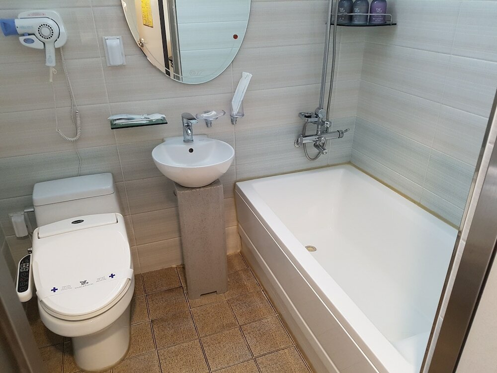 Фото Youngbin Hotel