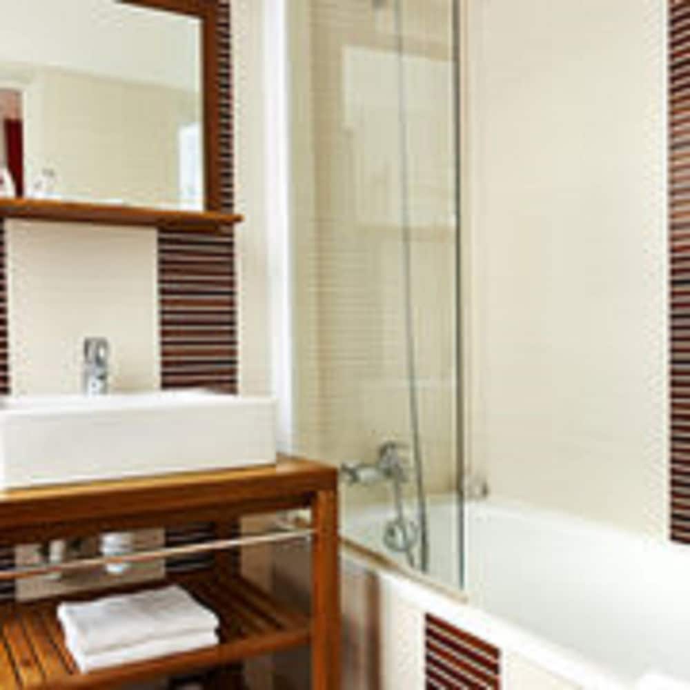 Фото Hôtel Jeanne d'Arc Le Marais