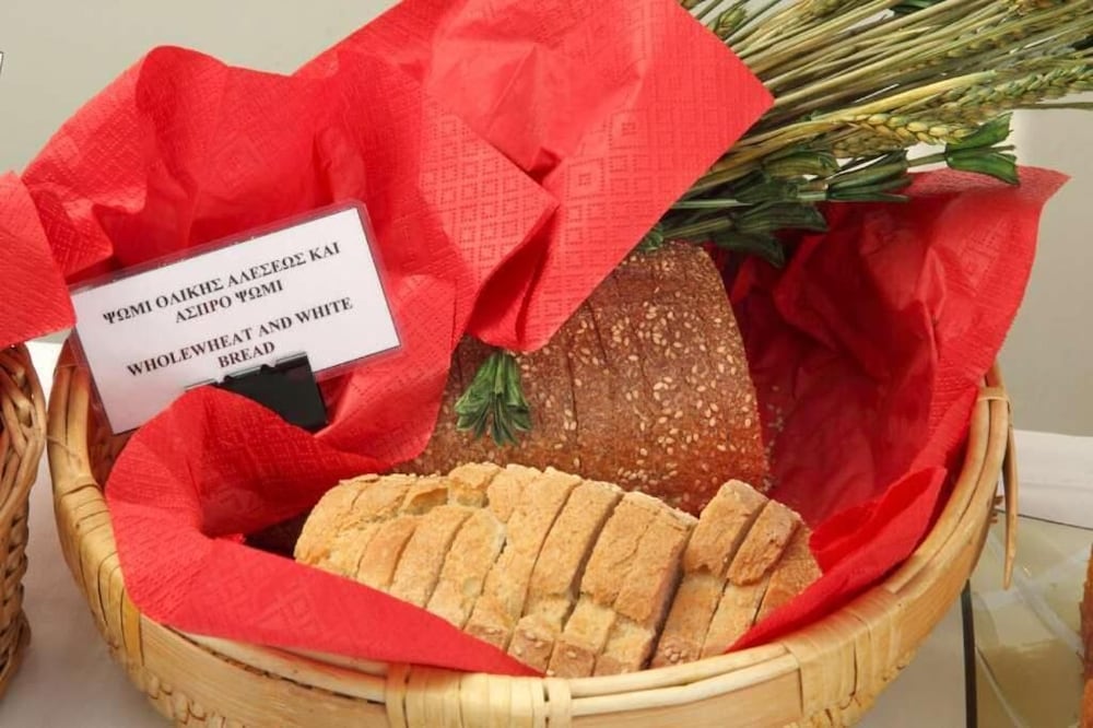 Фото Dioscouri Hotel