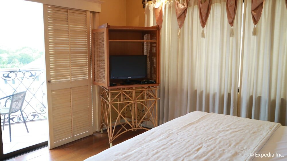 Фото Sophia Suites Residence Hotel