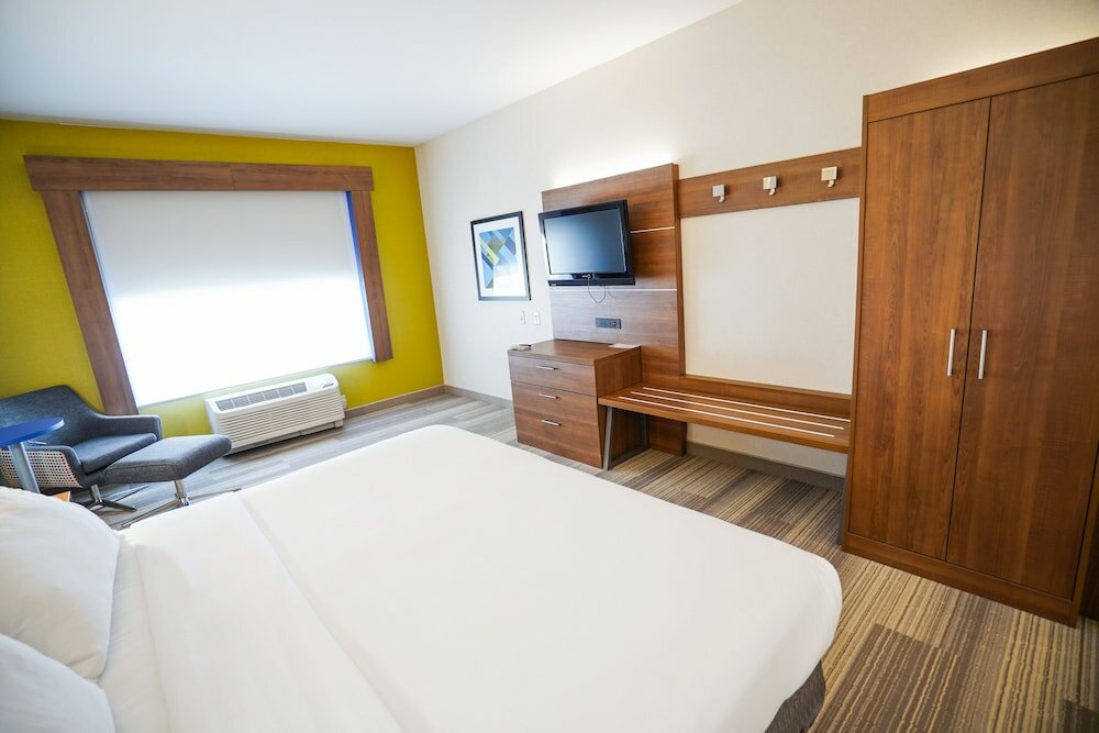 Фото Holiday Inn Express & Suites Ontario, an Ihg Hotel