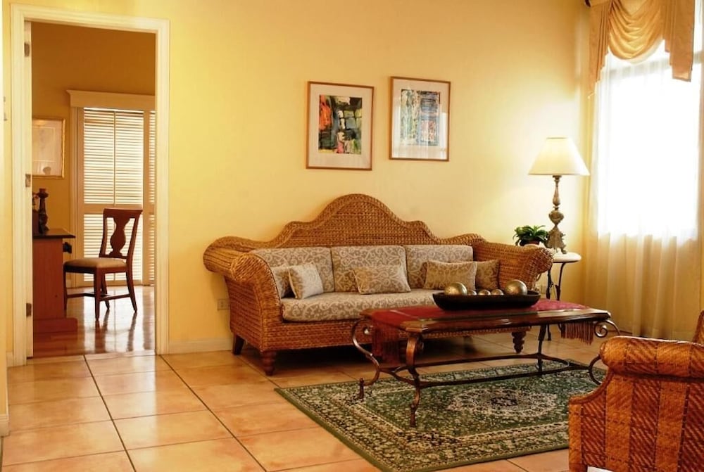 Фото Sophia Suites Residence Hotel