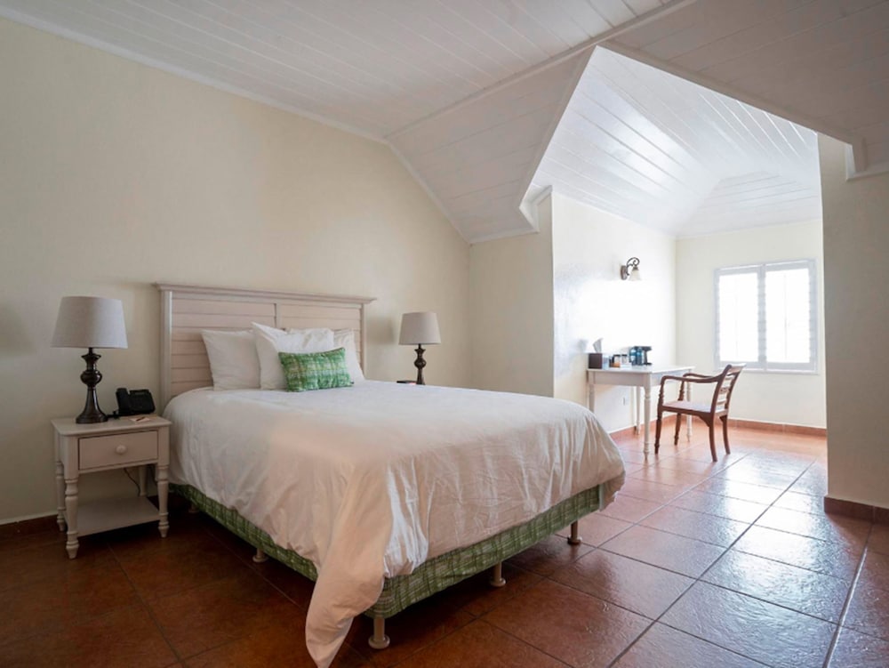 Фото Company House Hotel