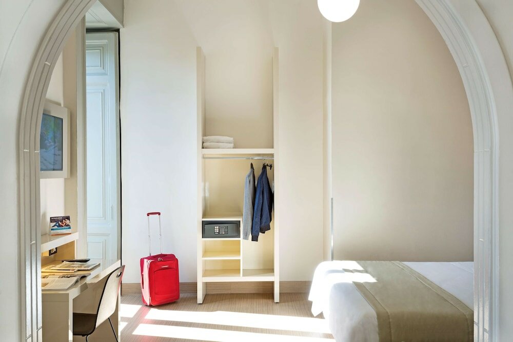 Фото B&B Hotel Napoli