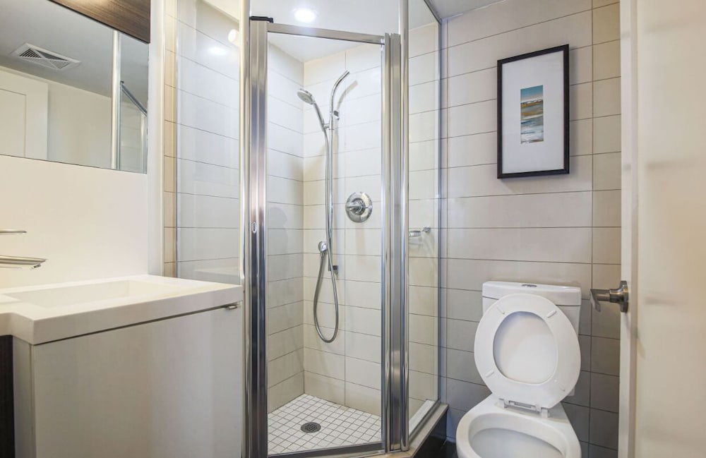 Фото Life Suites Loft - Cn Tower