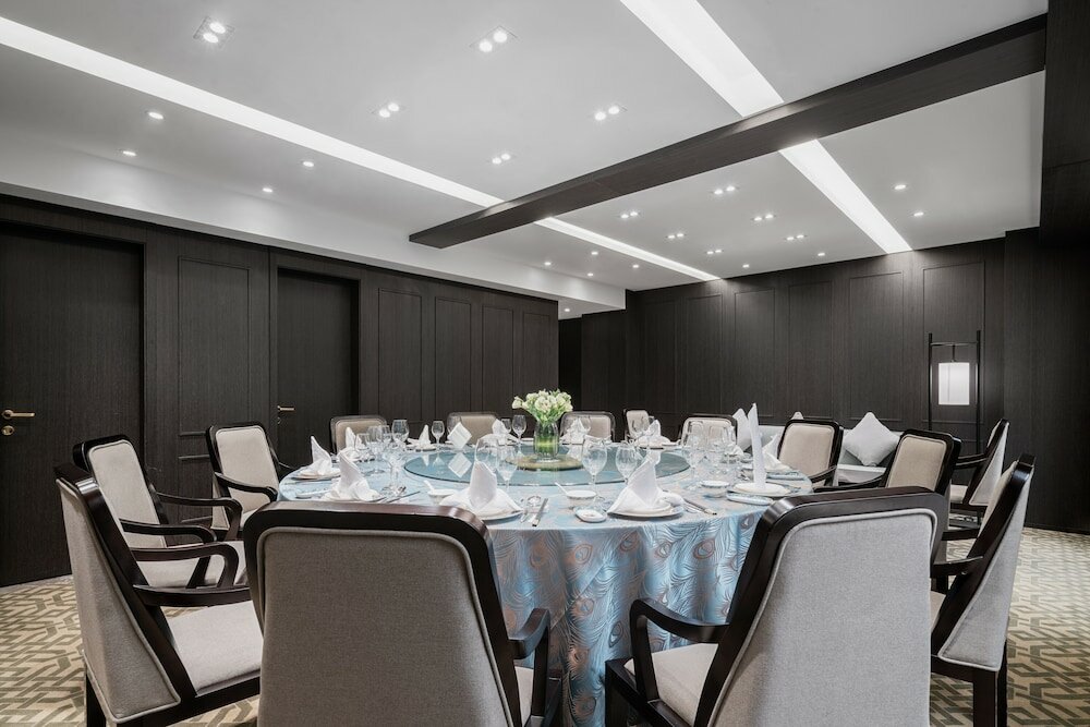 Фото Minshan Lhasa Grand Hotel