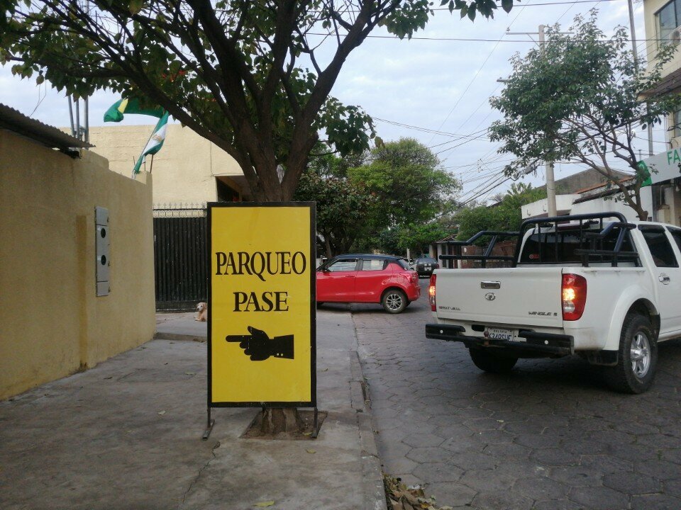 Parking zone Parqueo, Santa Cruz de la Sierra, photo