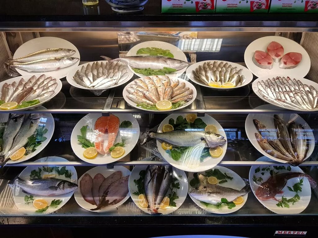 Fish and seafood Balikci selim, Basiskele, photo