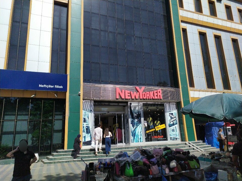 Clothing store New Yorker, Baku, photo