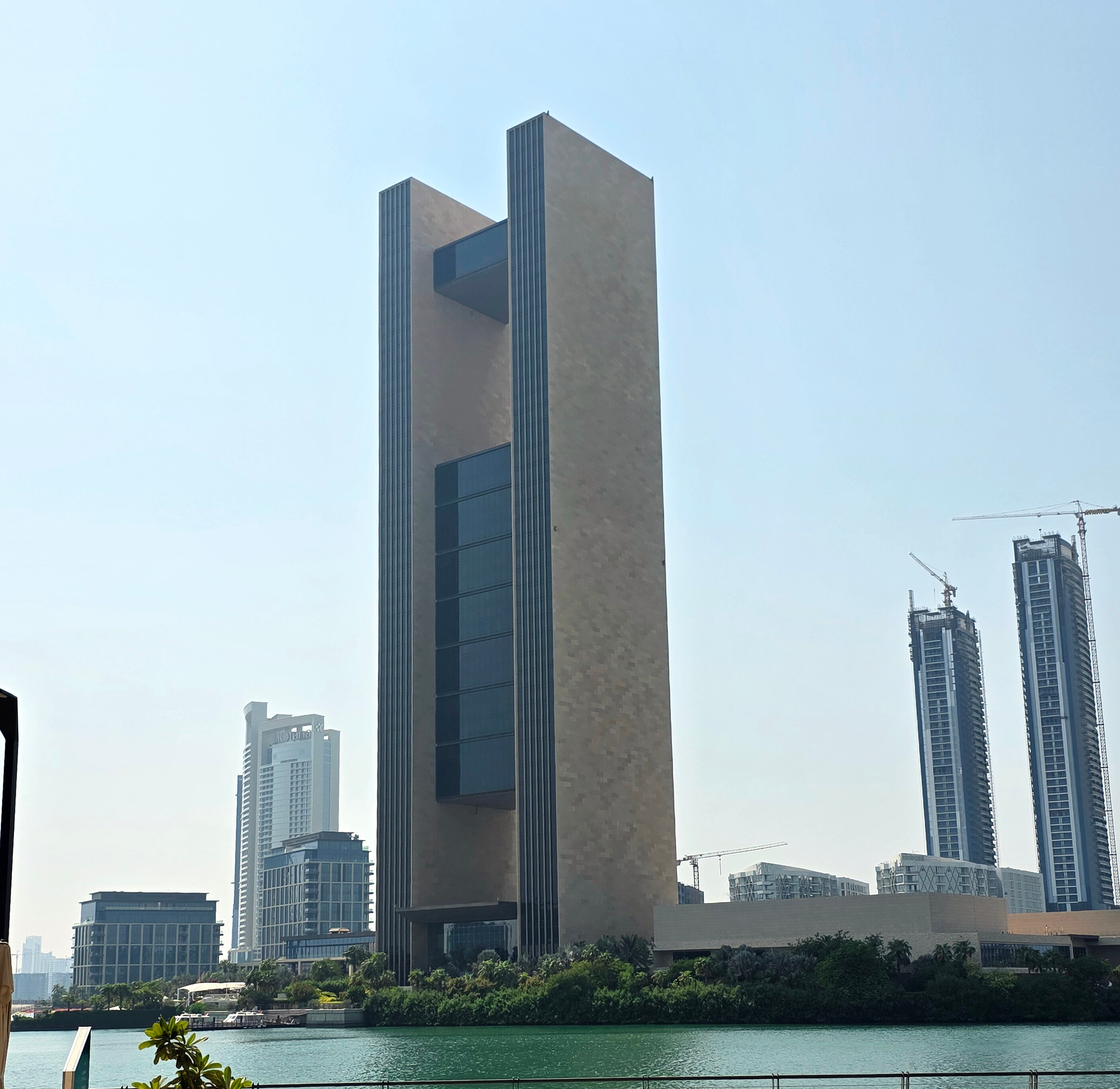 Фото Four Seasons Hotel Bahrain Bay