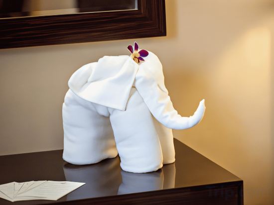 Фото Royale Signature Hotel