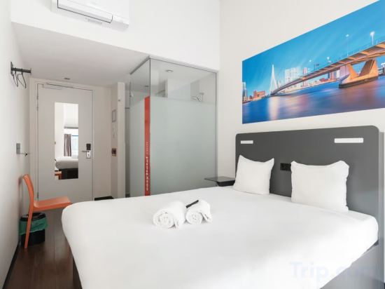Фото EasyHotel Rotterdam City Centre