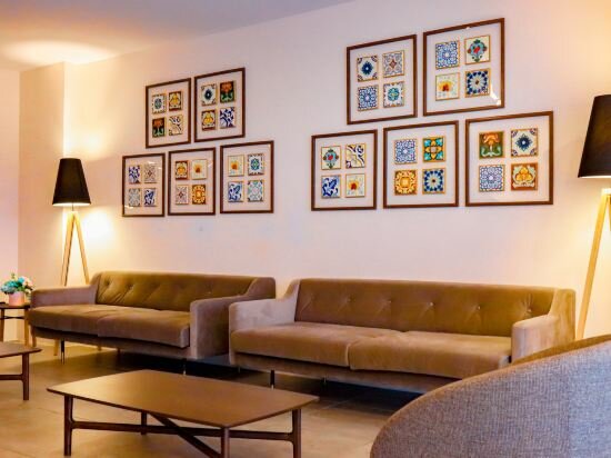 Фото Bishop Hotel