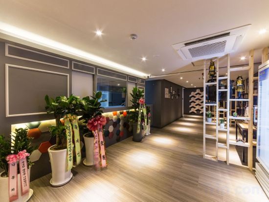 Фото Suwon Yeongtong K Hotel