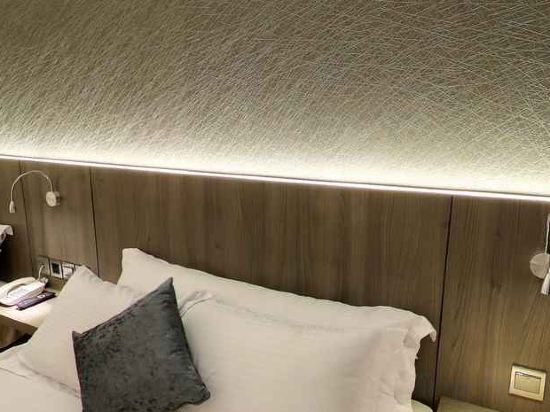 Фото Flora by Crossroads Hotel