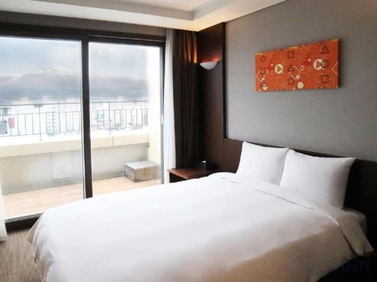 Фото Jeju Hotel the M