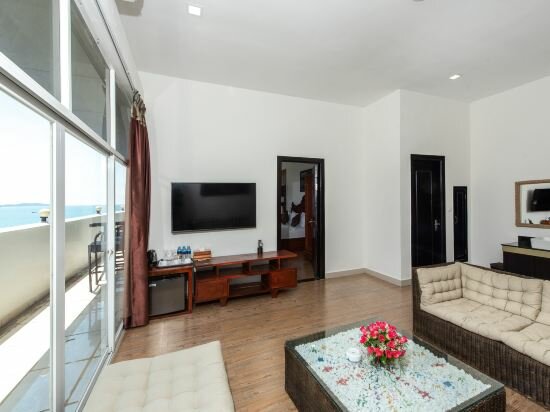 Фото Aristocrat Residence & Hotel