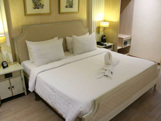 Фото Golden Prince Hotel and Suites