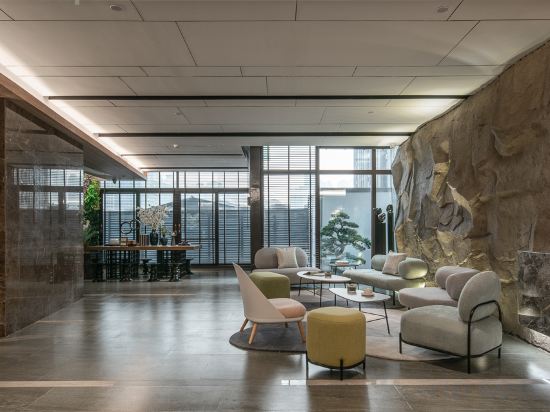 Фото The Kuan Hotel