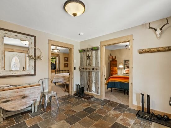 Фото The Big House at Bunk House