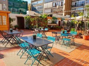 отель The Central House Barcelona Gracia - Hostel