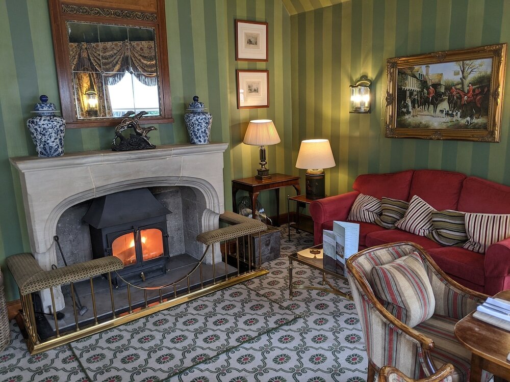 Фото Cotswold Lodge Hotel