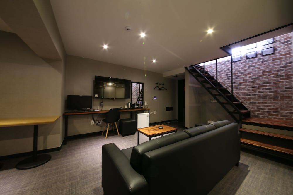 Фото The Last Hotel