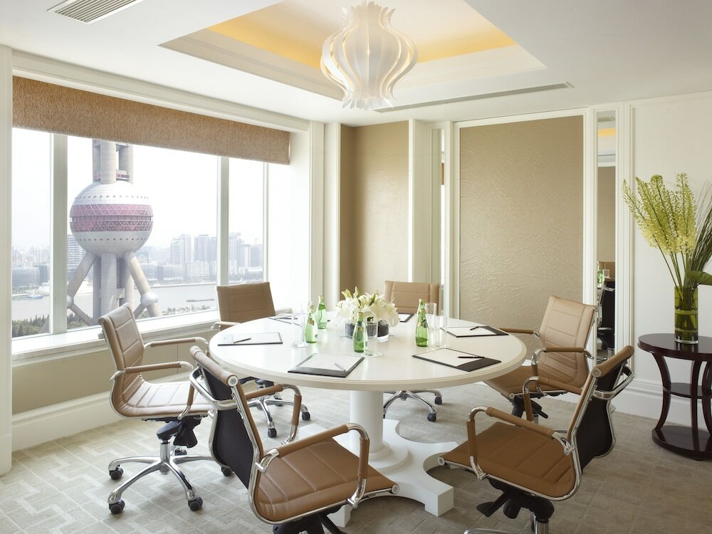 Фото Pudong Shangri-La Shanghai