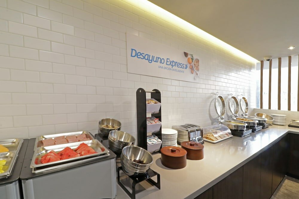 Фото Holiday Inn Express & Suites Monterrey Valle, an Ihg Hotel