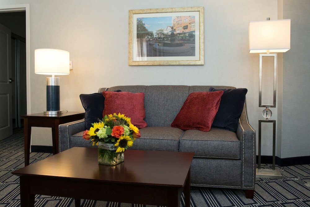 Фото Hampton Inn & Suites Providence Downtown