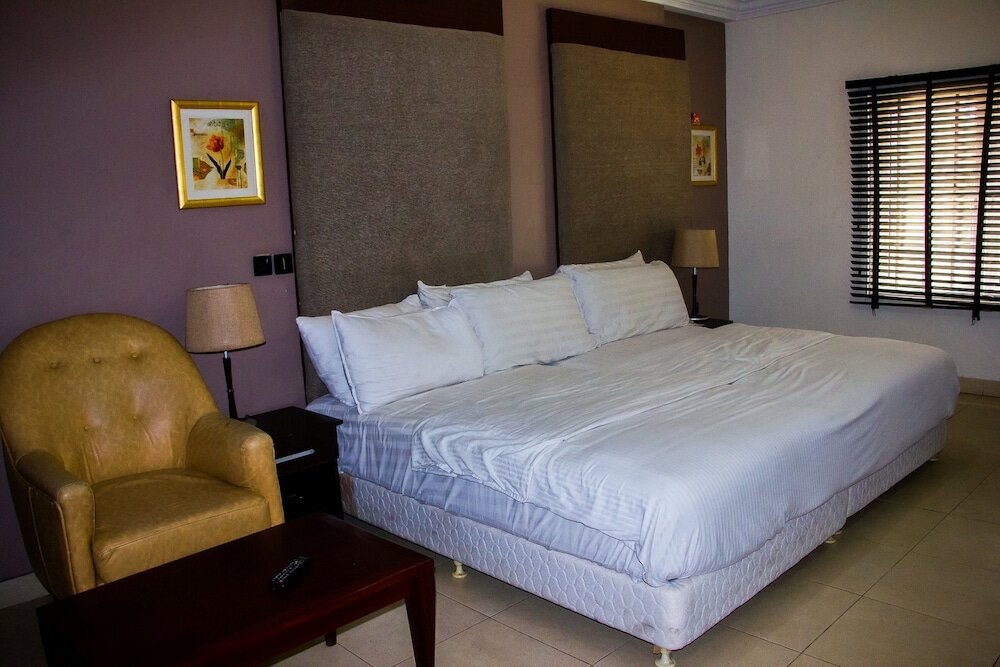 Фото Chelsea Suites Annex