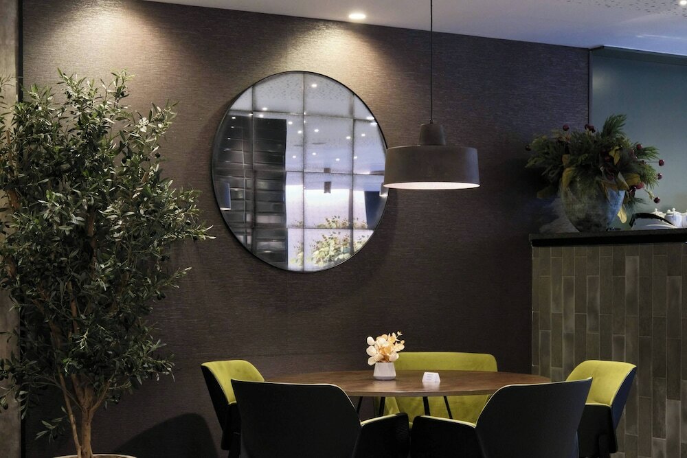 Фото Отель Catalonia Park Güell