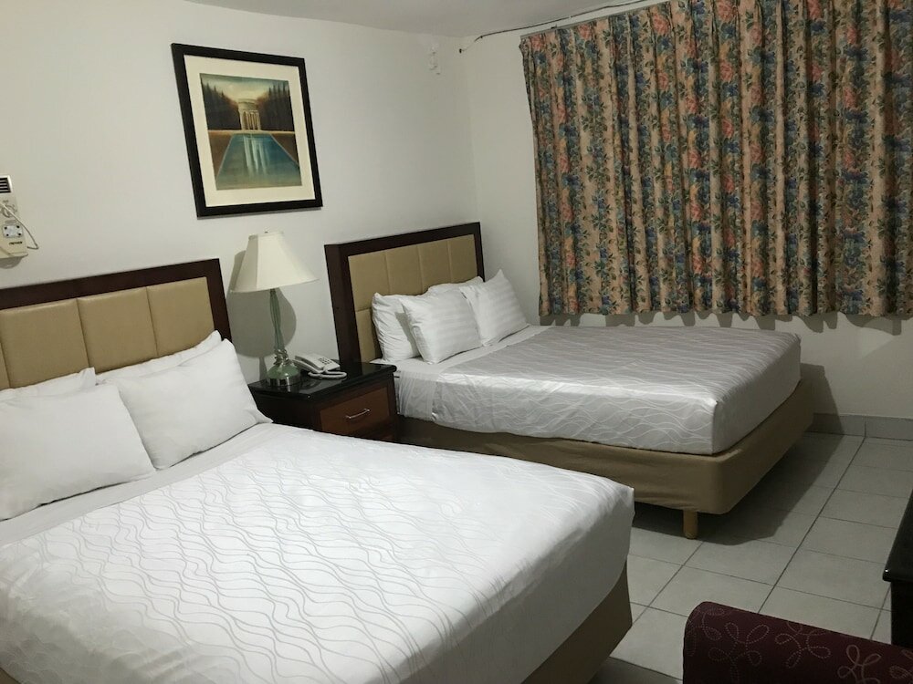 Фото Hotel Guillen Jr